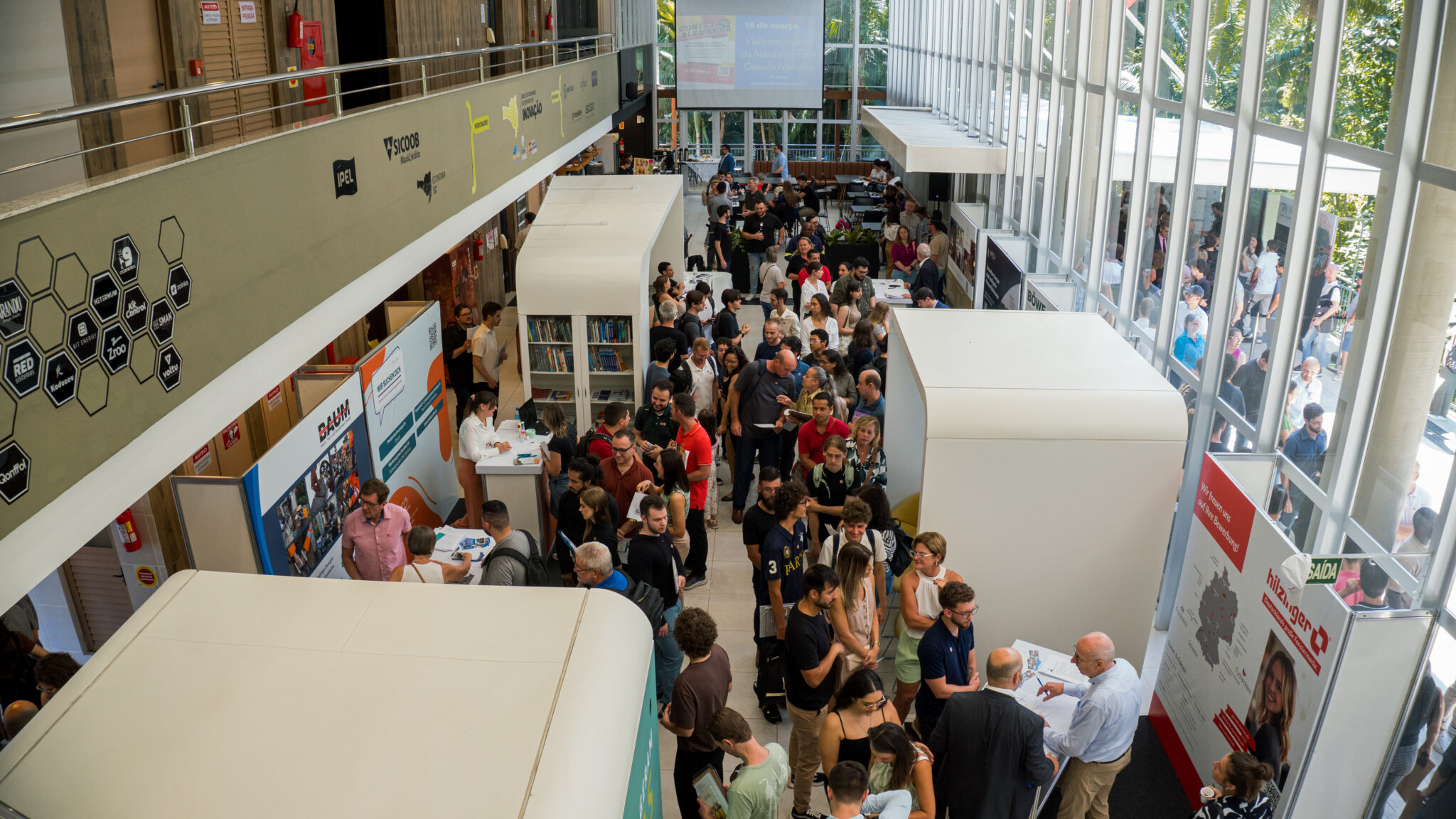 Feira promove internacionalização de trabalhadores brasileiros