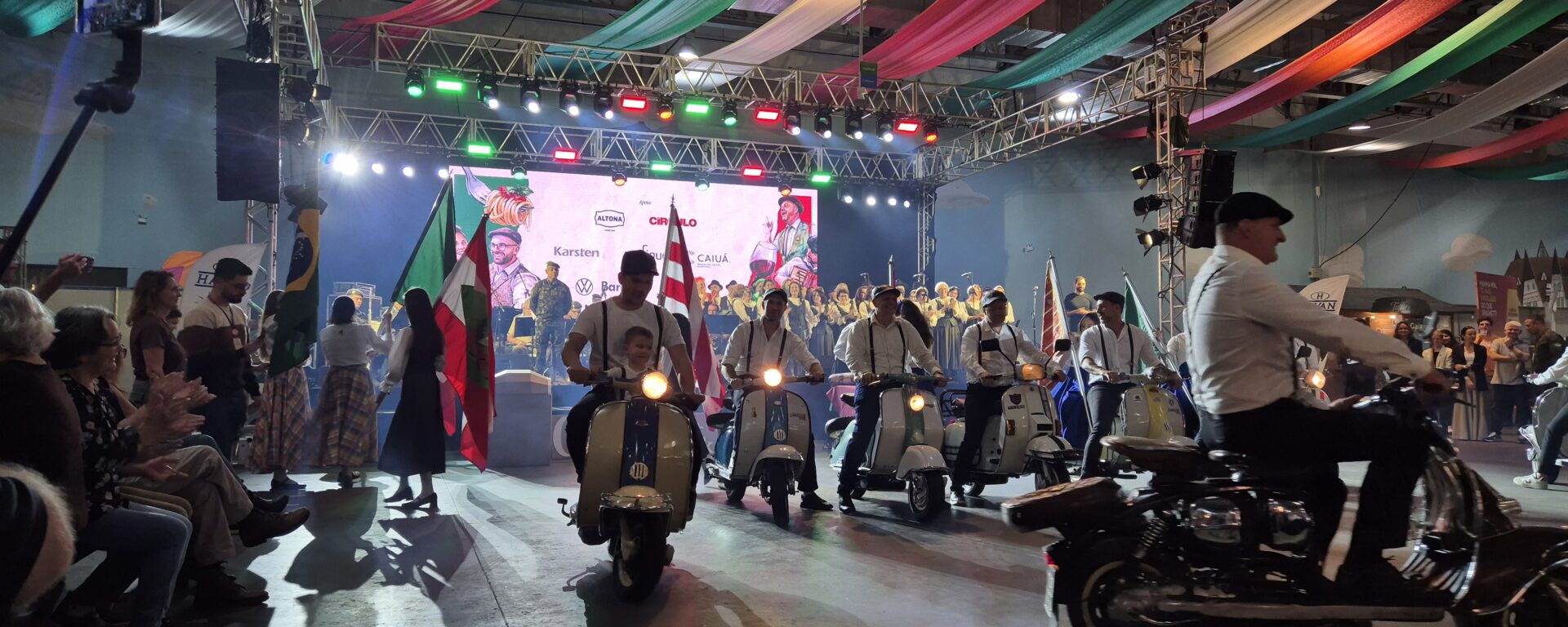 Foto da abertura com as motos